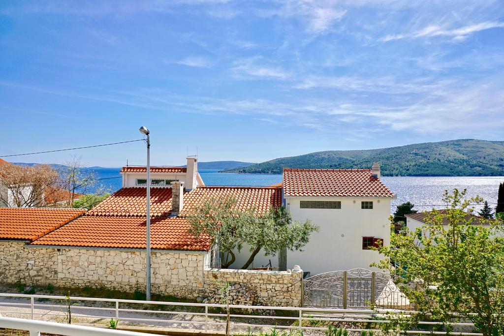 House Agradable Apartment Seget Vranjica Exterior photo