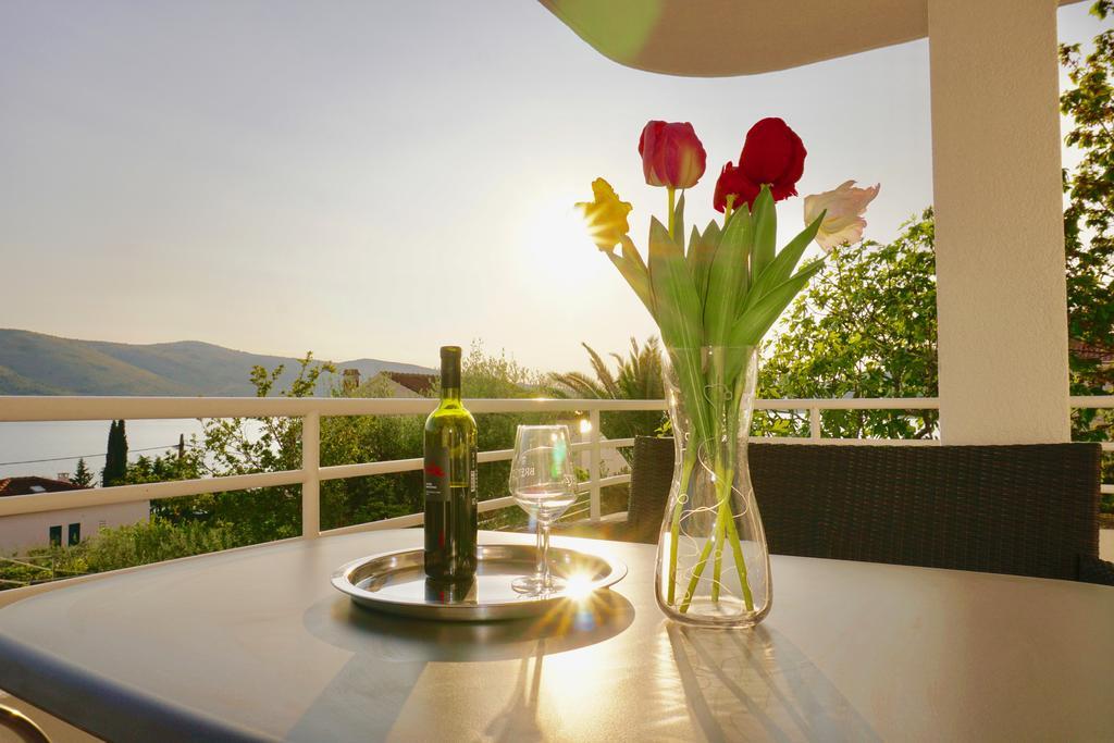 House Agradable Apartment Seget Vranjica Exterior photo